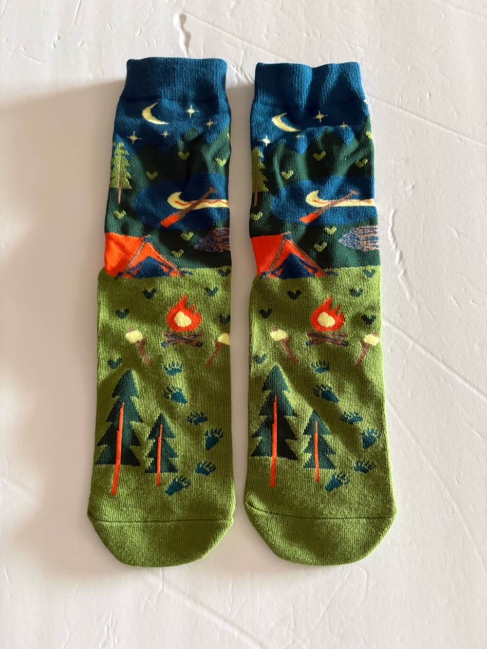 Men's Outdoor Campfire novelty Crew Socks - Green & Navy
